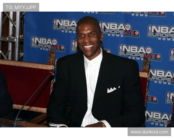 罗伯特·帕里什三分高效输出提升球队无球进攻活力